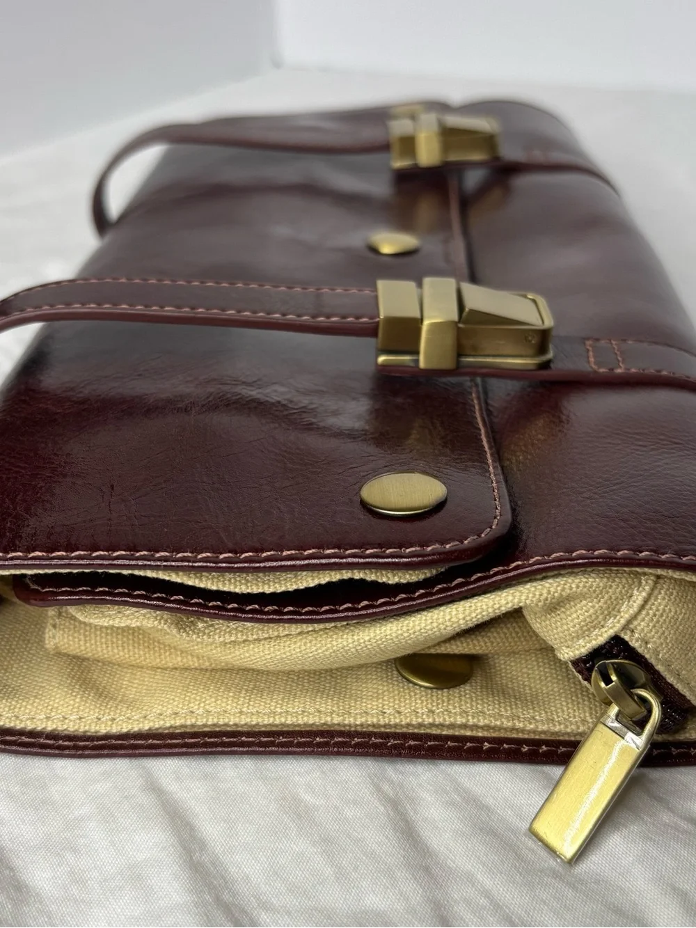 Red Envelope Leather Excursion Travel Case Bag Trifold
